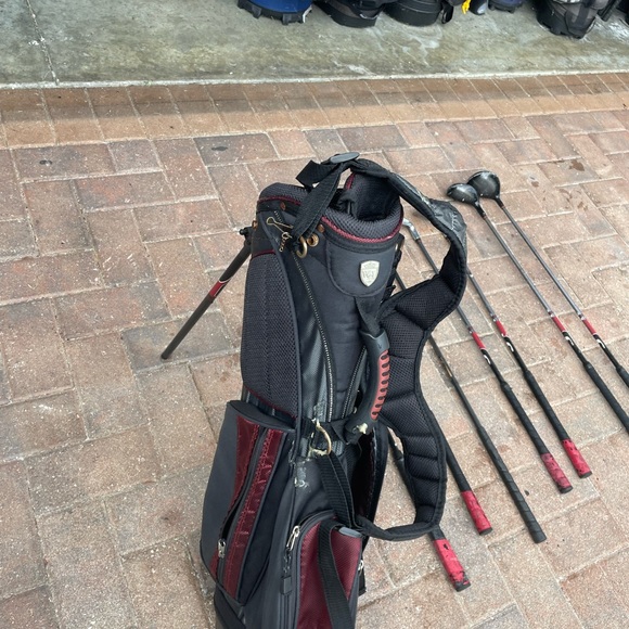 walter Hagen kids 7 pc golf set in right hand plus
stand bag with - Picture 9 of 11